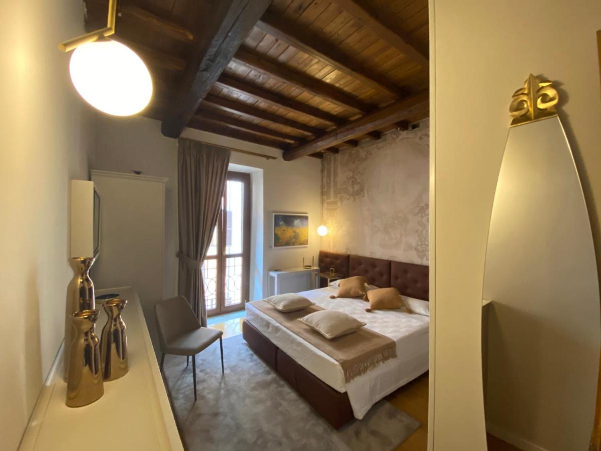 Condotti Rooms Рим Екстериор снимка