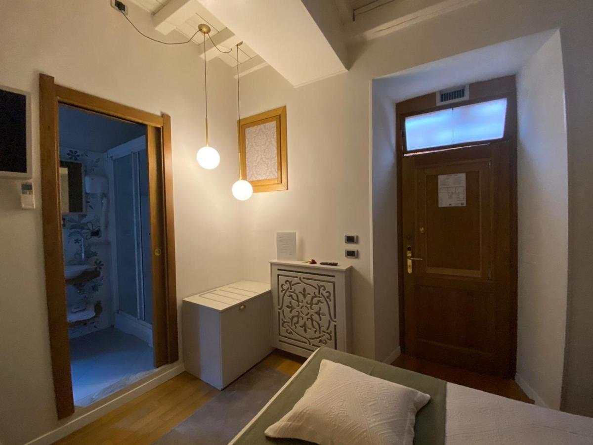 Condotti Rooms Рим Екстериор снимка