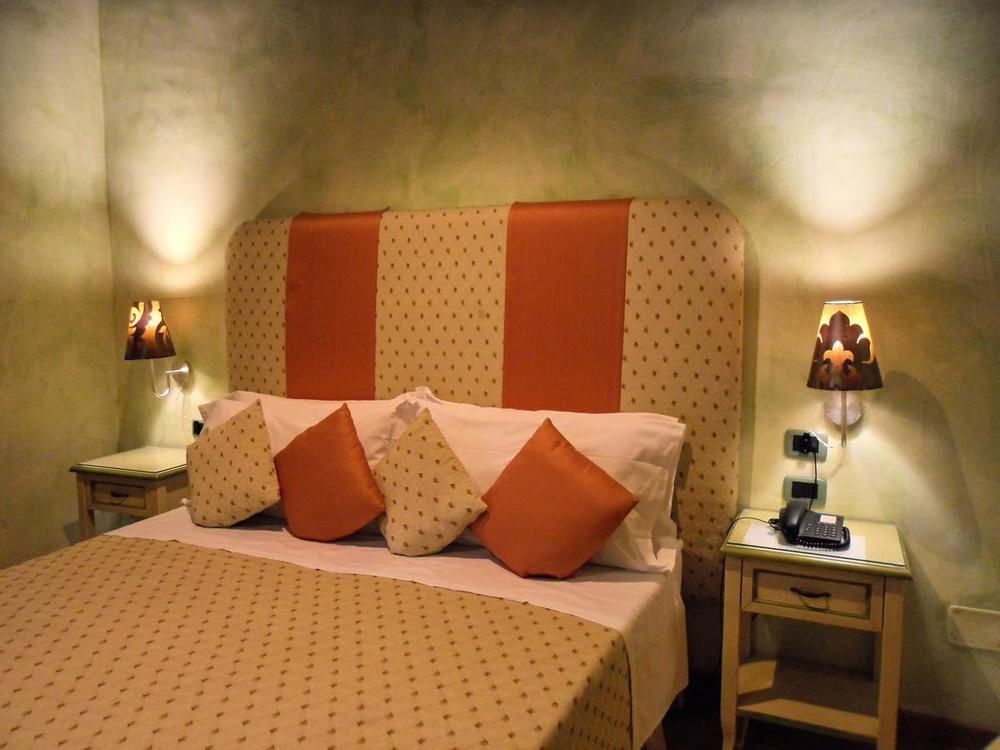 Condotti Rooms Рим Екстериор снимка